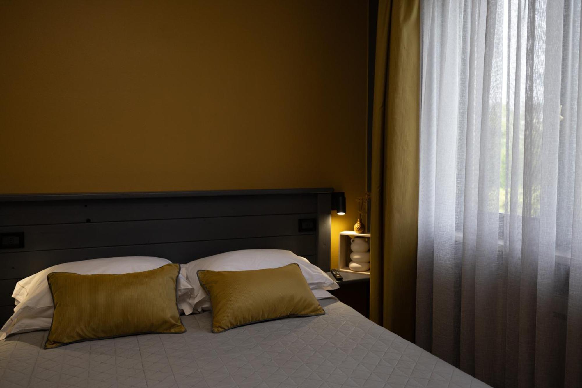 Hotel Florence Manerba del Garda Oda fotoğraf