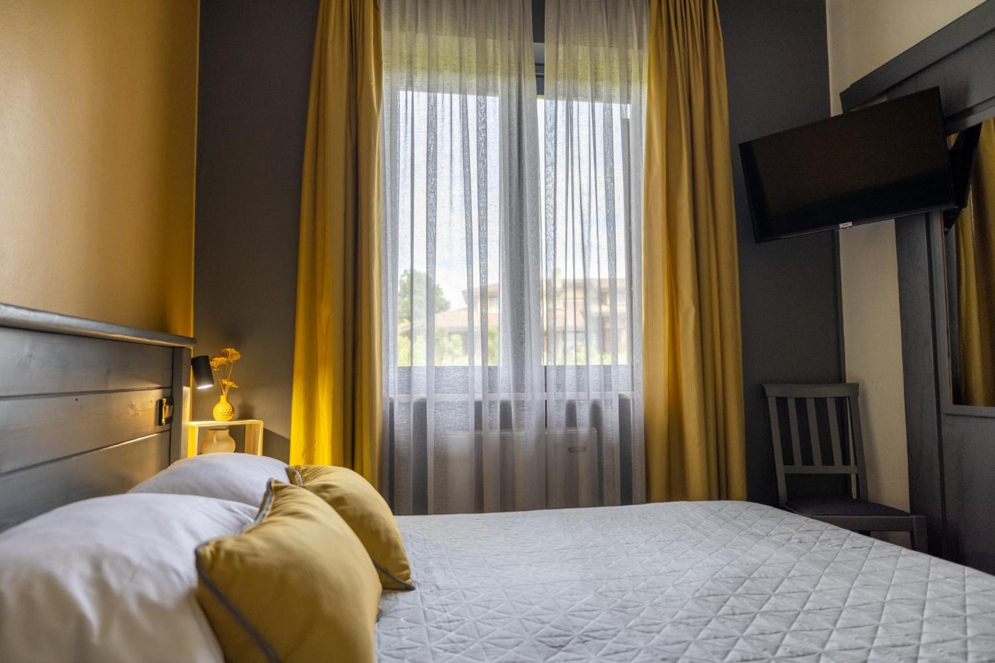 Hotel Florence Manerba del Garda Dış mekan fotoğraf