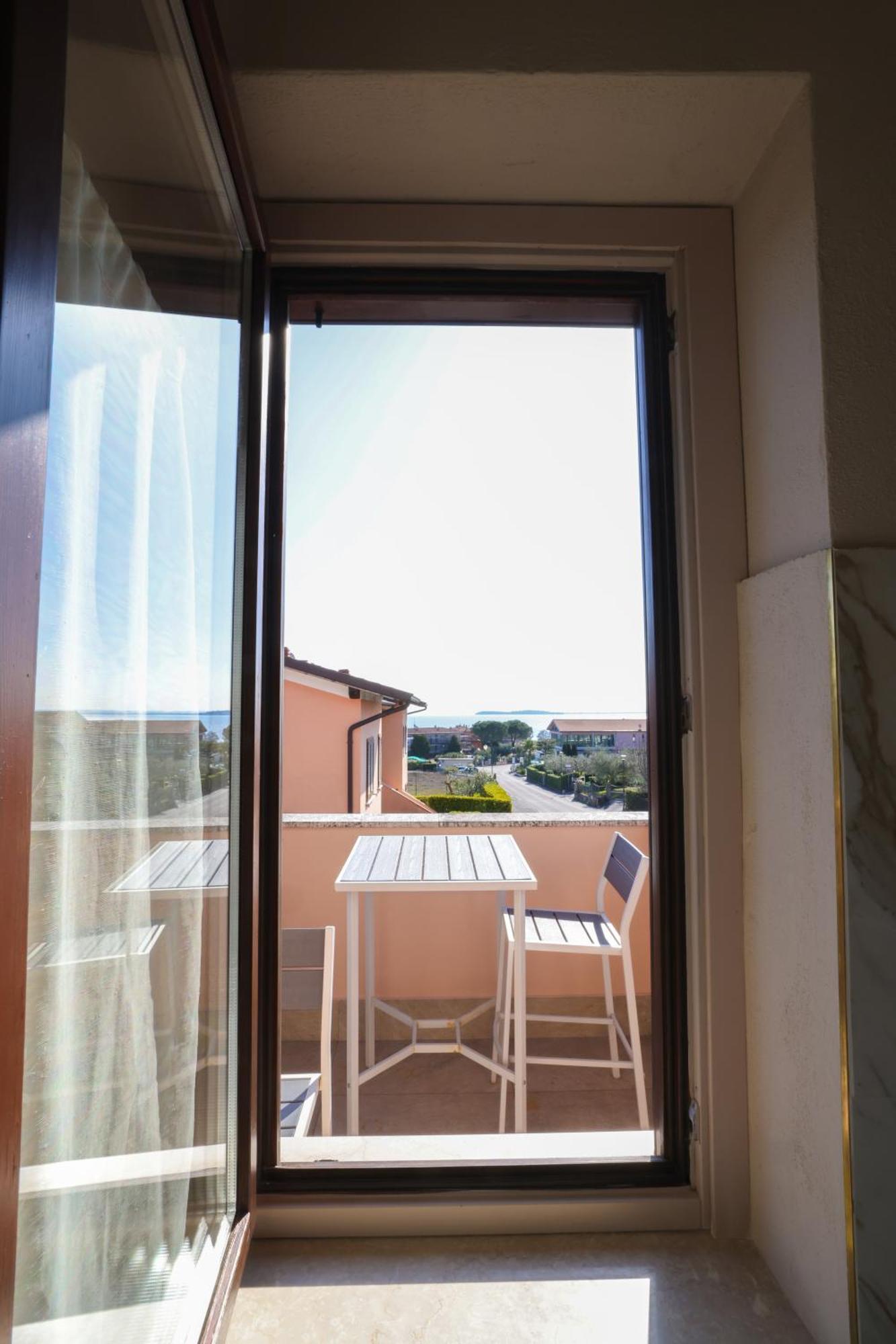 Hotel Florence Manerba del Garda Oda fotoğraf